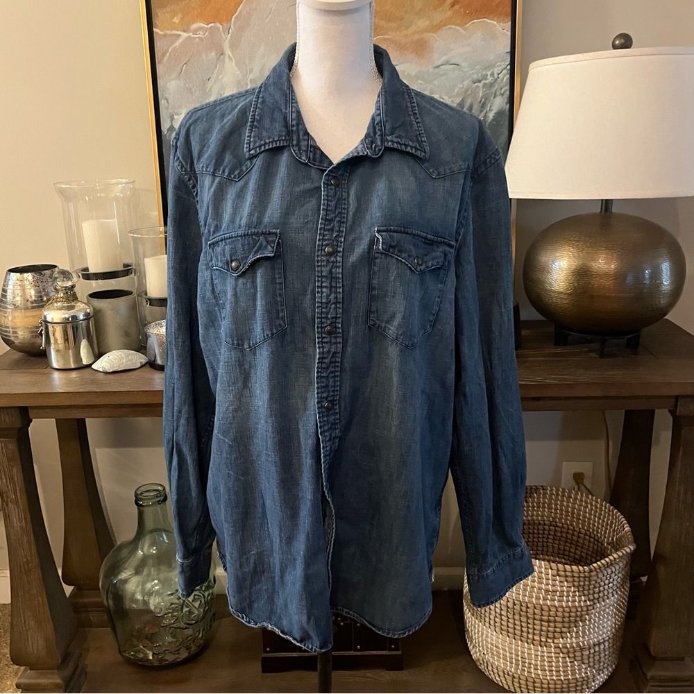 American Eagle Outfitters Men's Blue Denim Button-Down Shirt